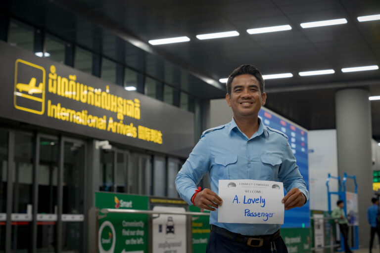 Connect Cambodia – Siem Reap Airport Transfers driver providing professional and reliable private car service at SAI Airport arrivals.