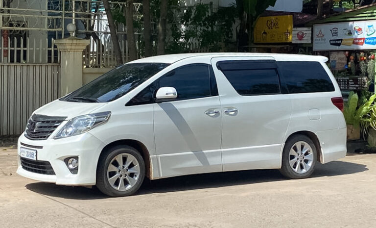Toyota Alphard 2010 Car by Siem Reap Airport Transfers